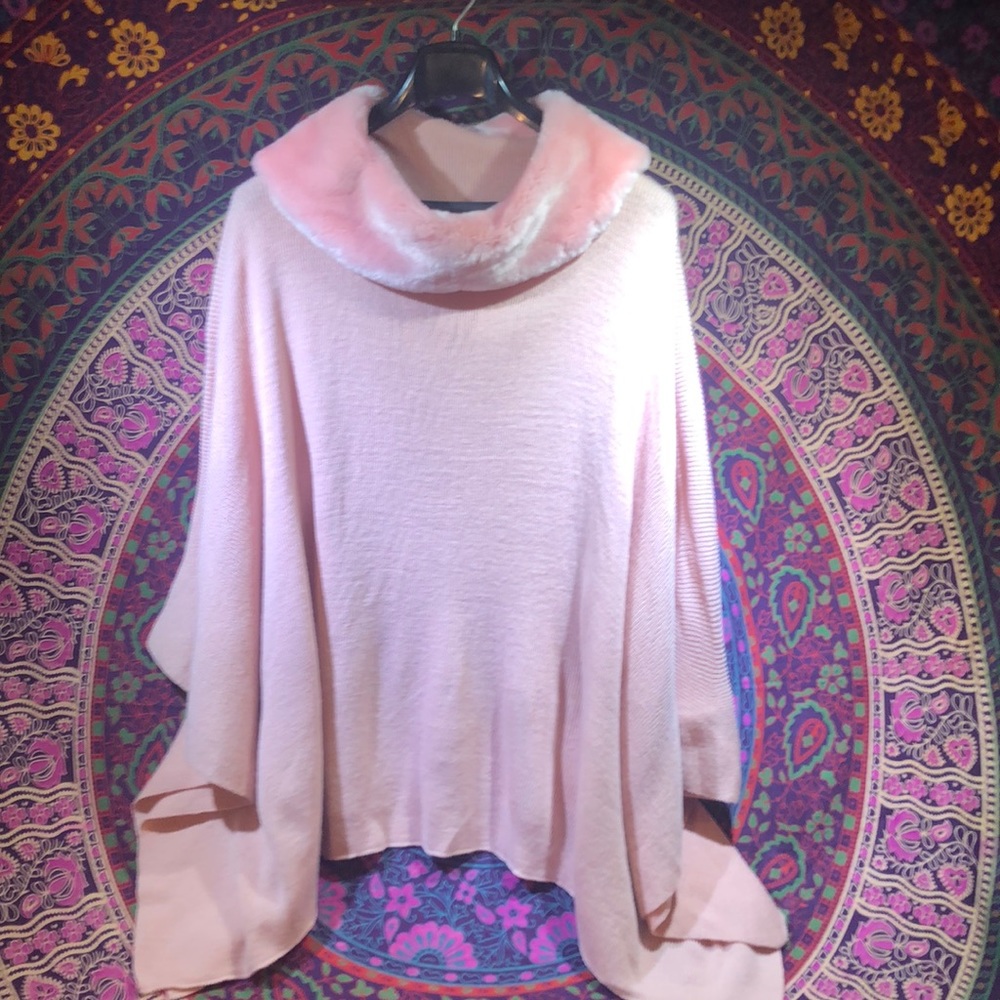 Pink faux fur collar sweater poncho